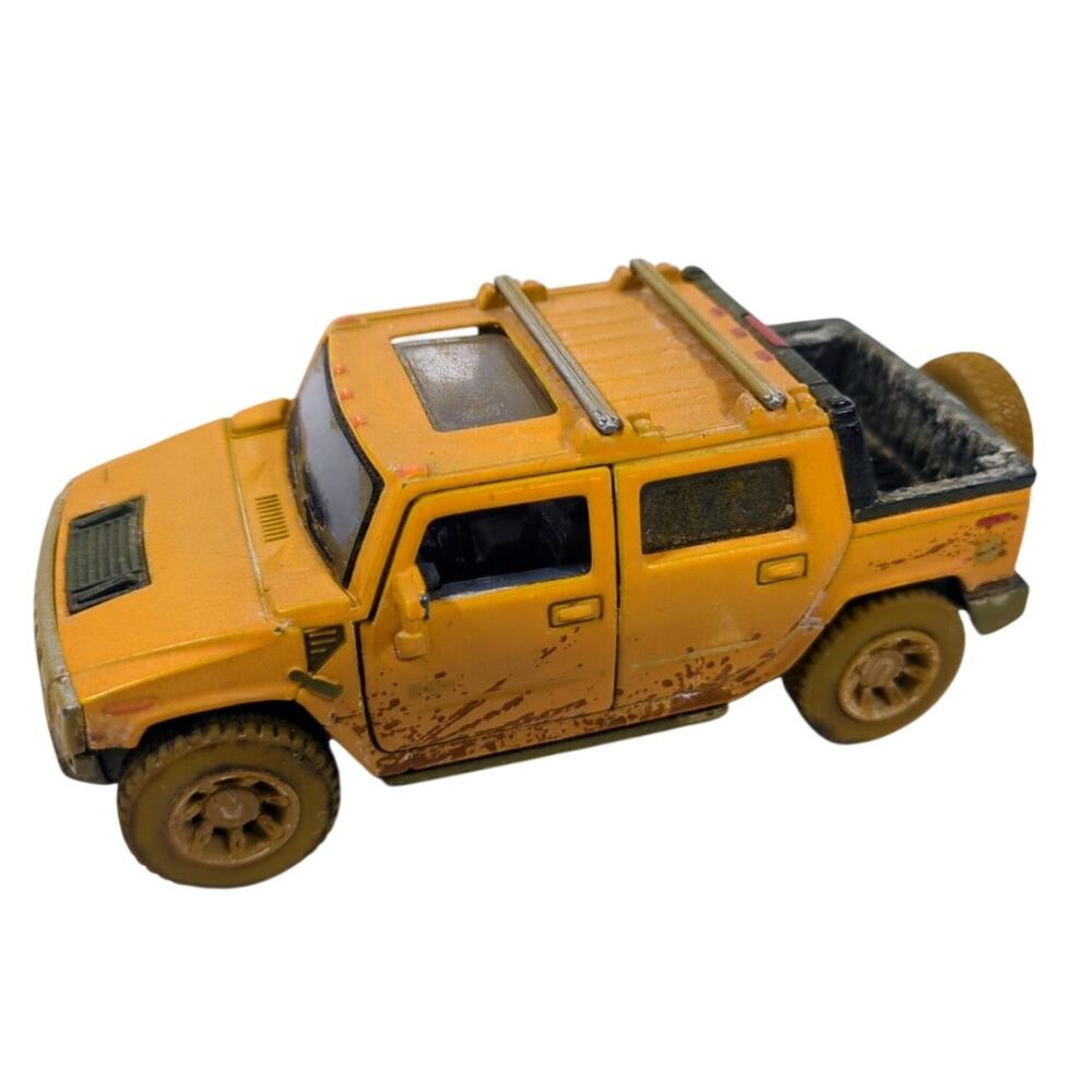 Kinsmart Hummer H2 SUT 2005 1:40 Yellow Diecast Opening Doors Roof Rack